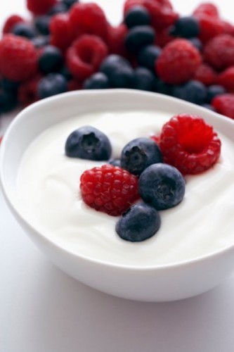 yoghurt and fruits