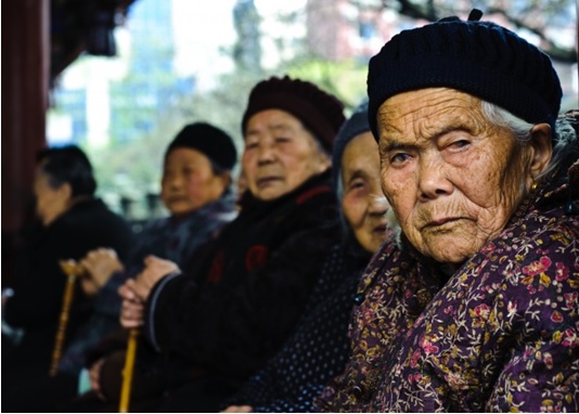 perempuan tua di China