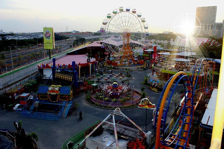 1. Pasar Surabaya Carnival Malam