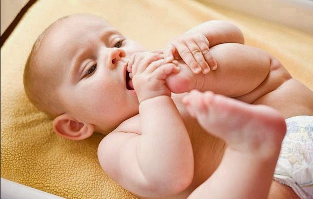 Kenali Pertumbuhan Dan Perkembangan Bayi Anda Di Usia 4 Bulan